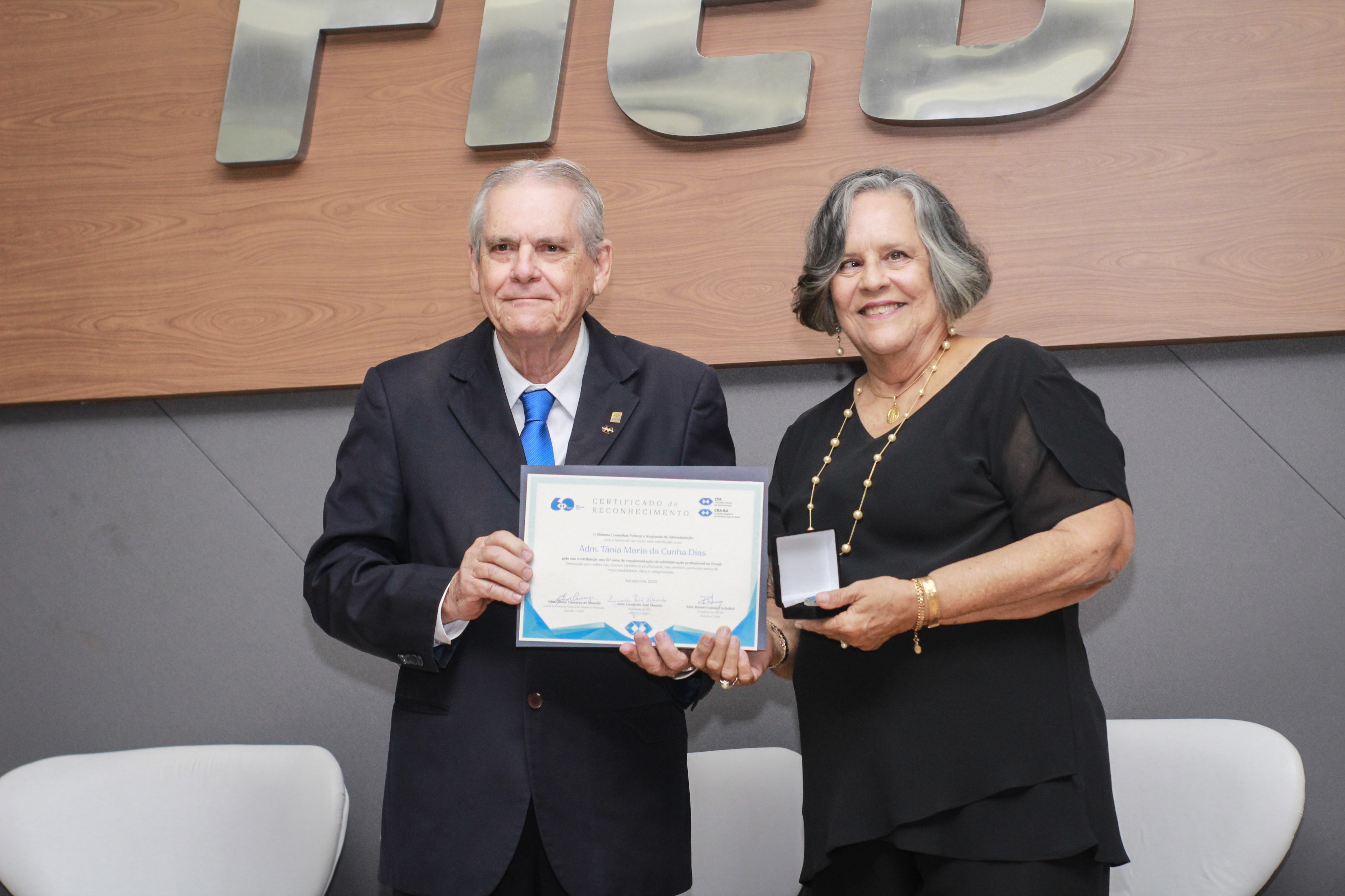 CRA-BA homenageia personalidades no Jubileu de Diamante da Administração