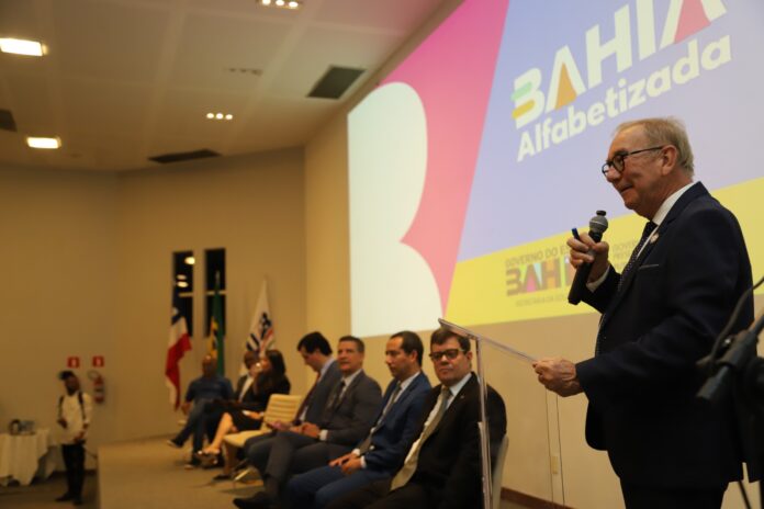 Seminário reforça alfabetização na idade certa nos municípios
