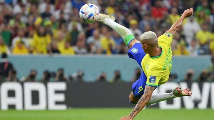 Artigo falado: quando começa a Copa, o Brasil muda