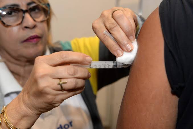 ​Vacinação funciona neste domingo e no feriado no Salvador Shopping