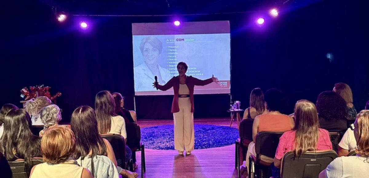 “A Voz de Salto Alto” encerra temporada de maio consolidando experiência sensorial de comunicação criada por Dina Rachid