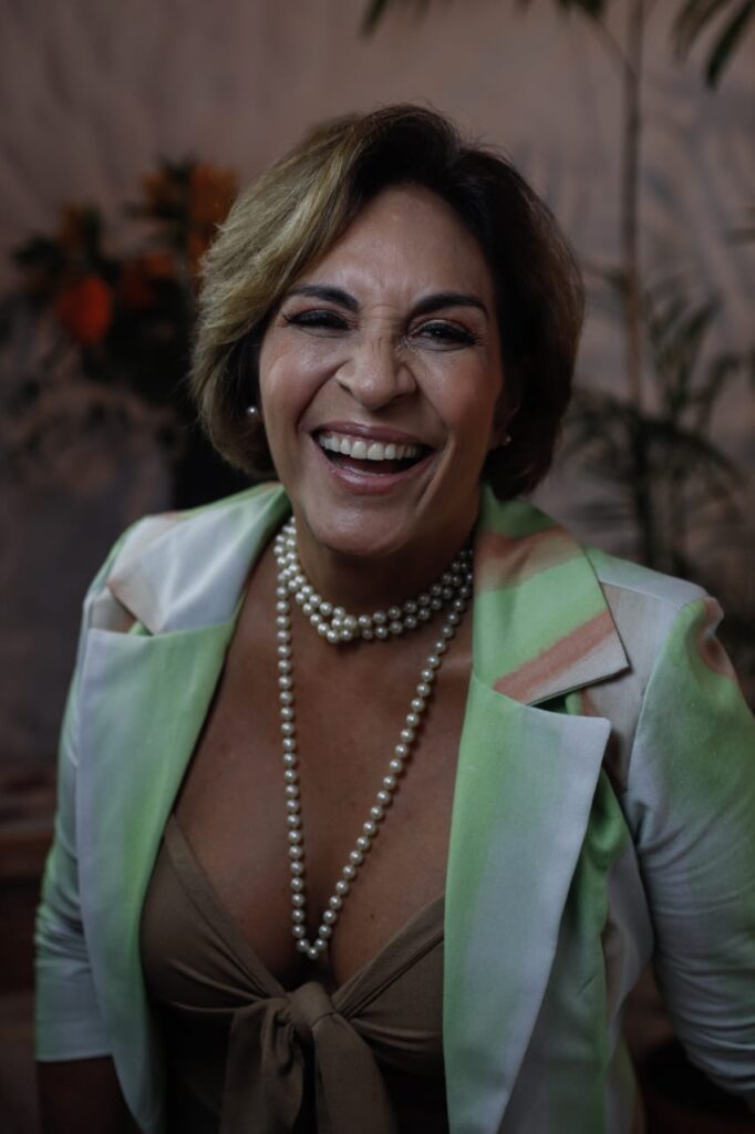 ​Dina Rachid estreia projeto multiplataforma “O Poder da Voz” com foco em comunicação e empreendedorismo