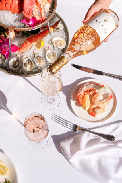 RESTAURANTE PÉRGULA, NO COPACABANA PALACE, APRESENTA PROVENCE BRUNCH COM O FAMOSO VINHO ROSÉ WHISPERING ANGEL E CHEF RAFA BRITO PEREIRA, DO THE SLOW BAKERY