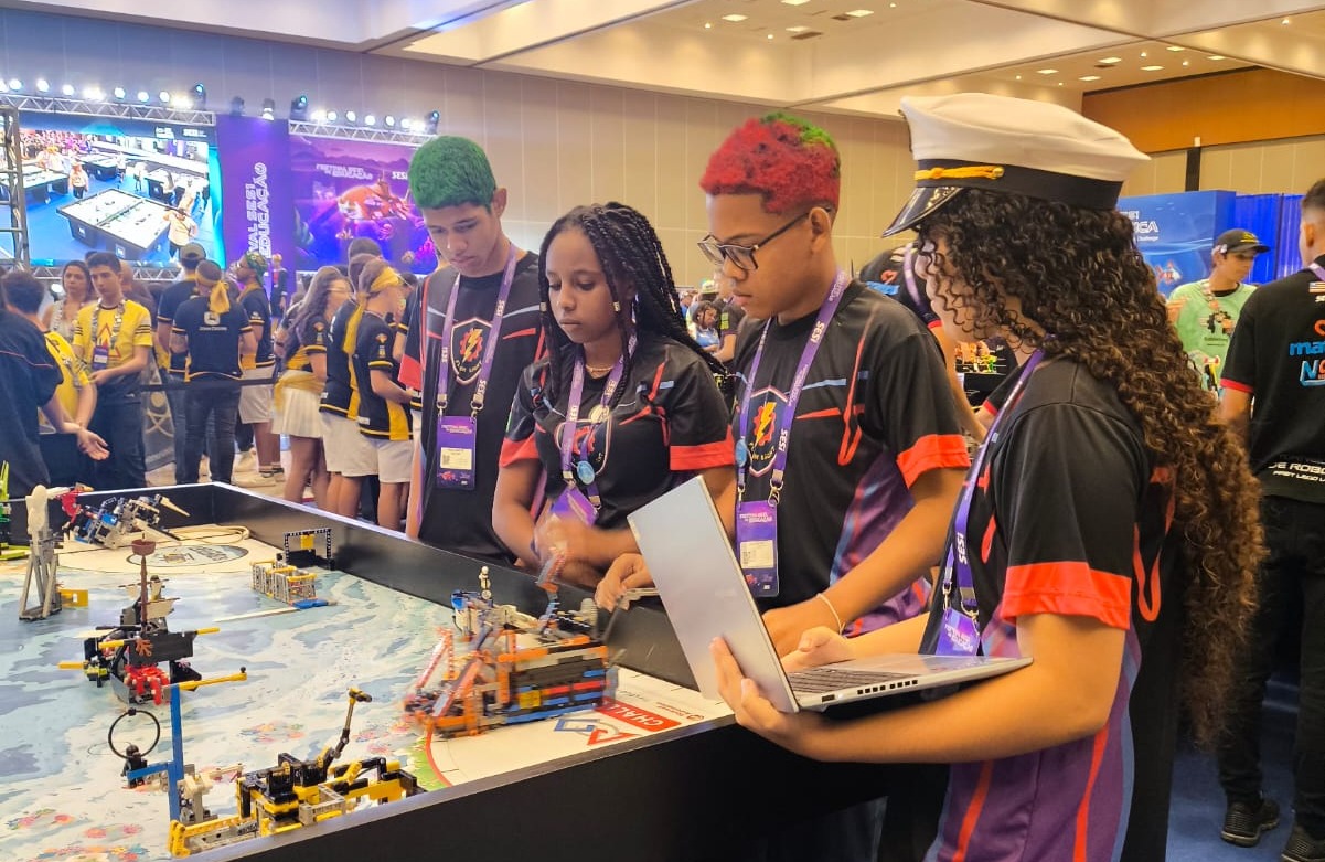 Estudantes da Rede Estadual Representam a Bahia no Festival Nacional Sesi de Robótica em Brasília