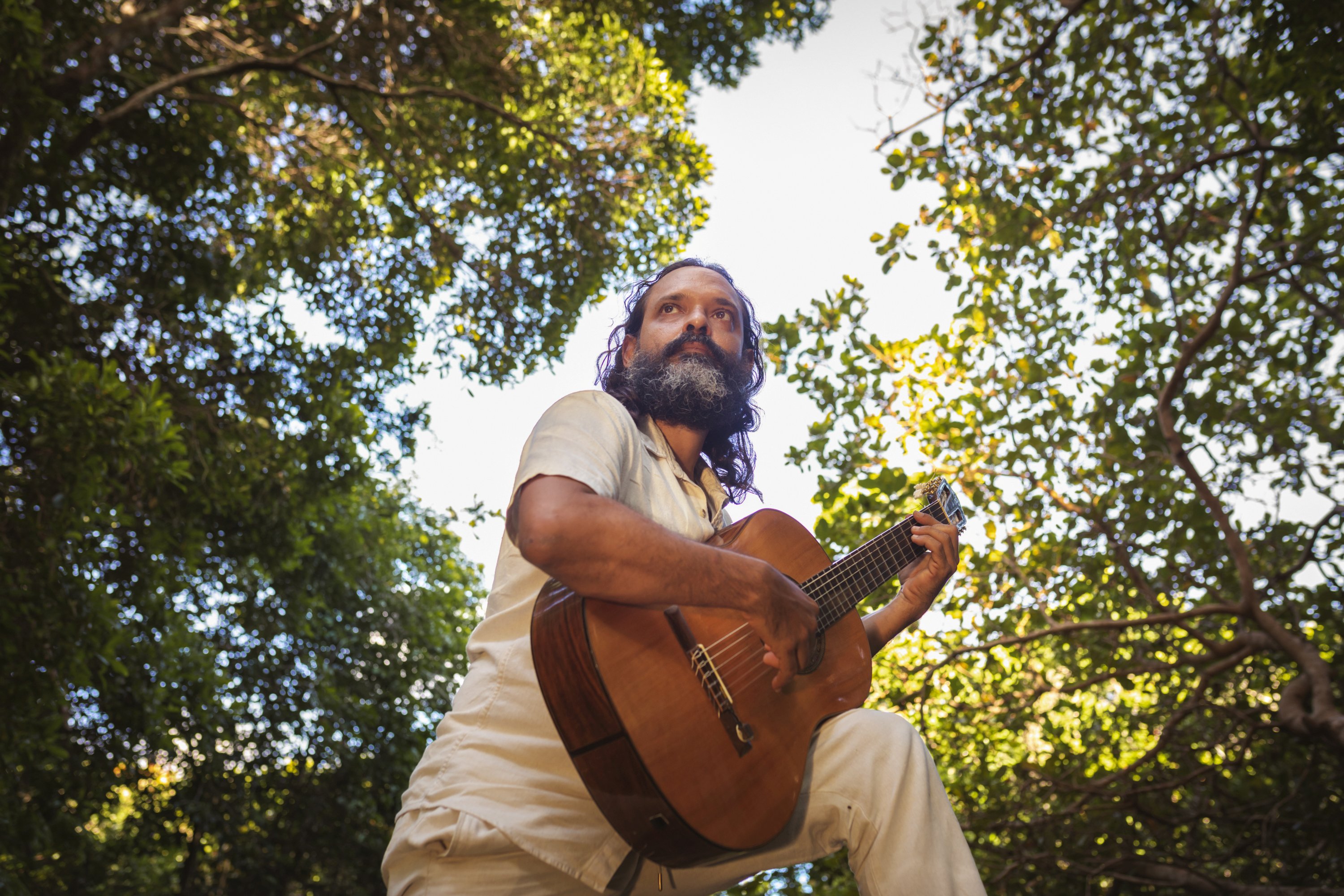 ​Isaac Moreira lança segundo álbum solo
