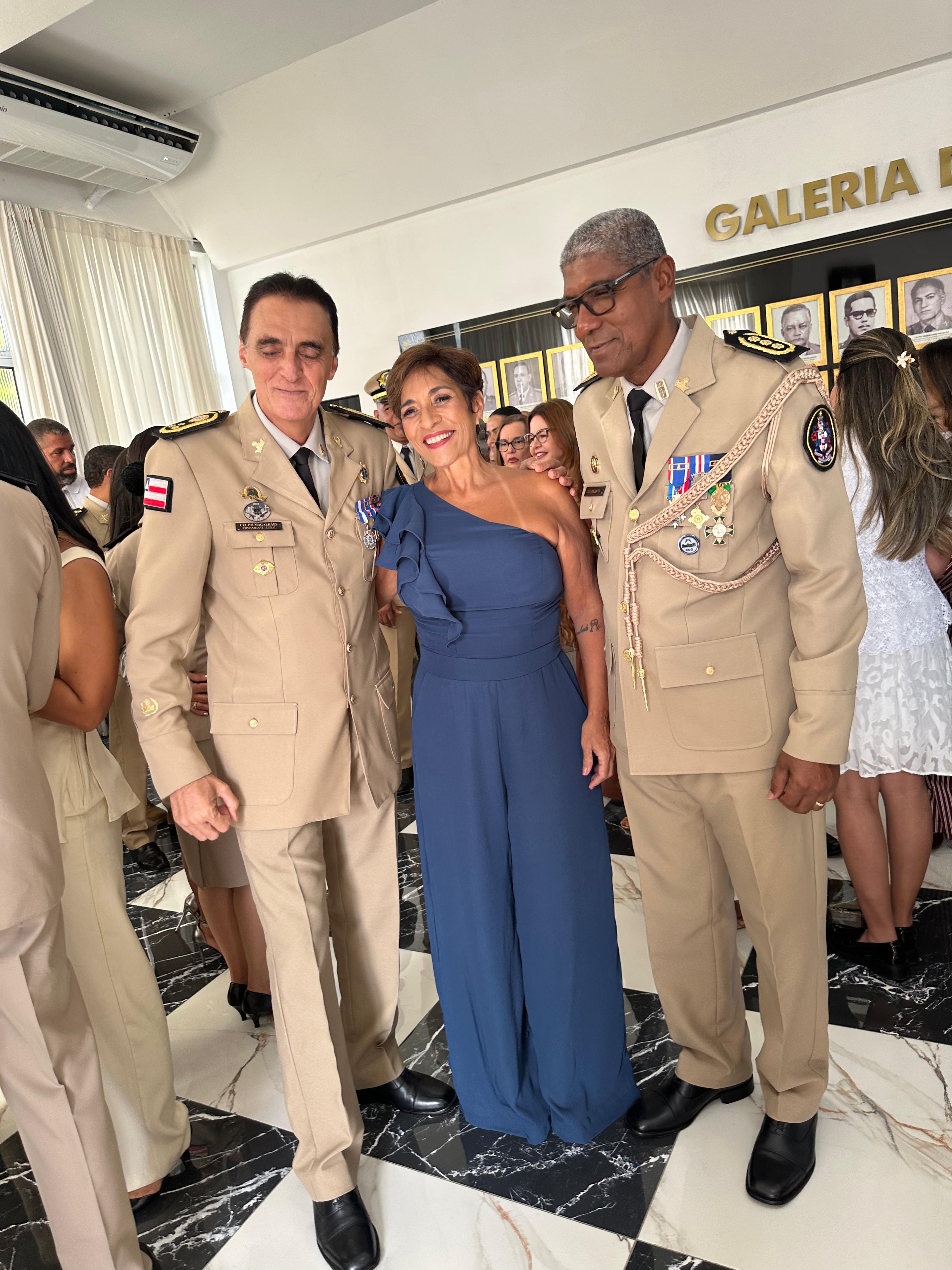 ​Comunicadora Dina Rachid é homenageada com Medalha do Mérito Três Marias na Bahia