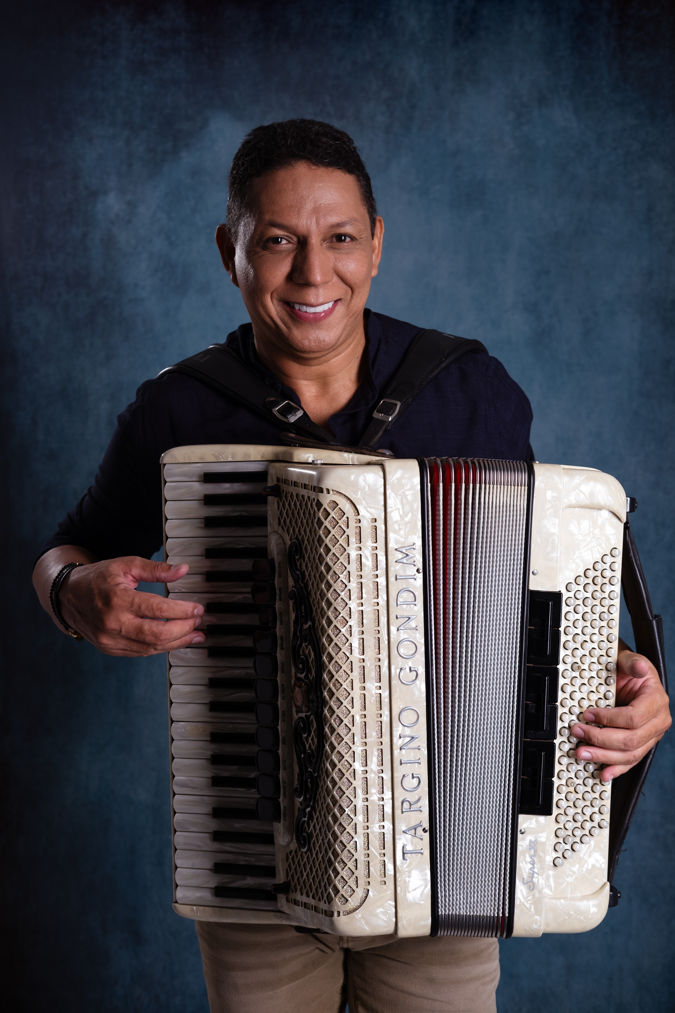 ​Targino Gondim segue com shows até julho