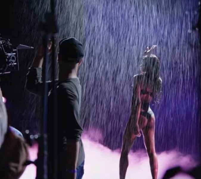 ​De Cosme de Farias para o mundo: baiano assina coreografia do desfile da Victoria's Secret