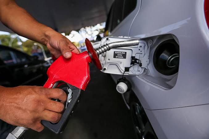 Redução de tributos sobre gasolina e etanol começa nesta quinta-feira