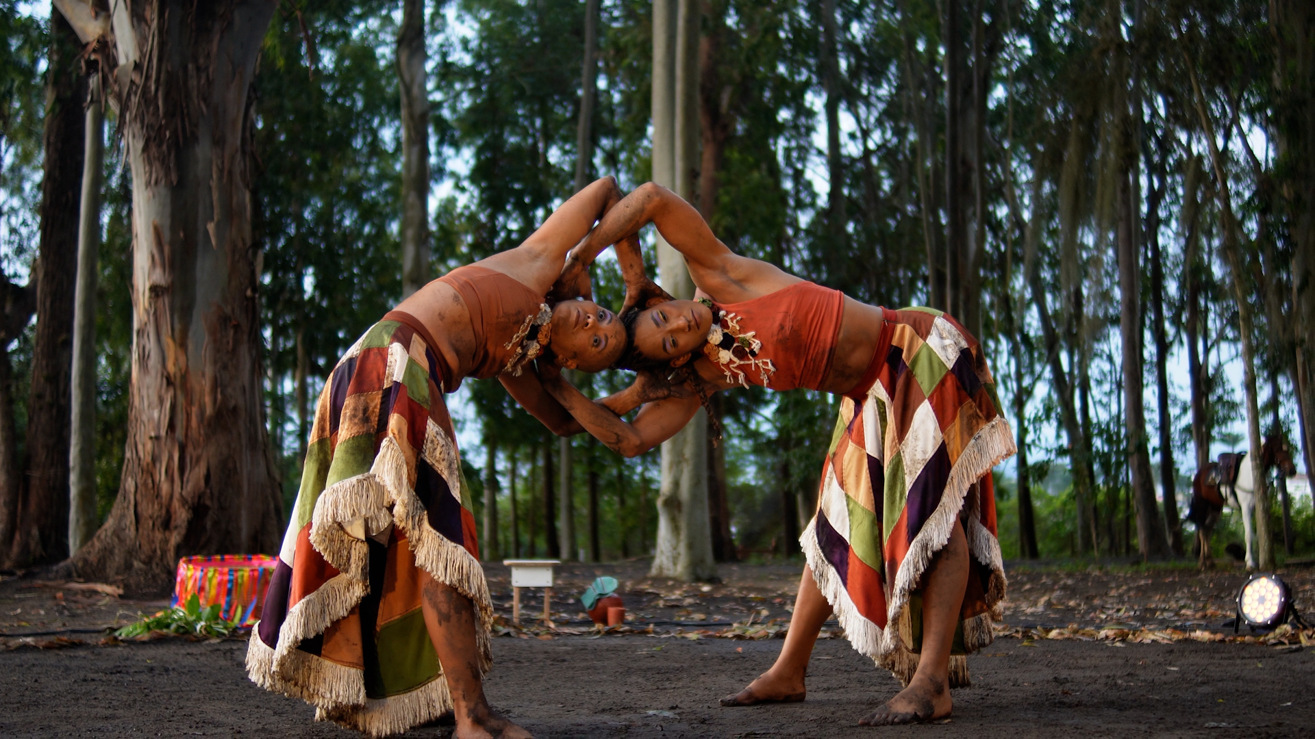 ​Documentário “Vozes Maní” revela bastidores da criação artística construída entre memória, dança e ancestralidade