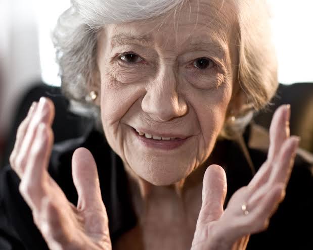 Clube de Leitura vai homenagear a escritora Ana María Matute