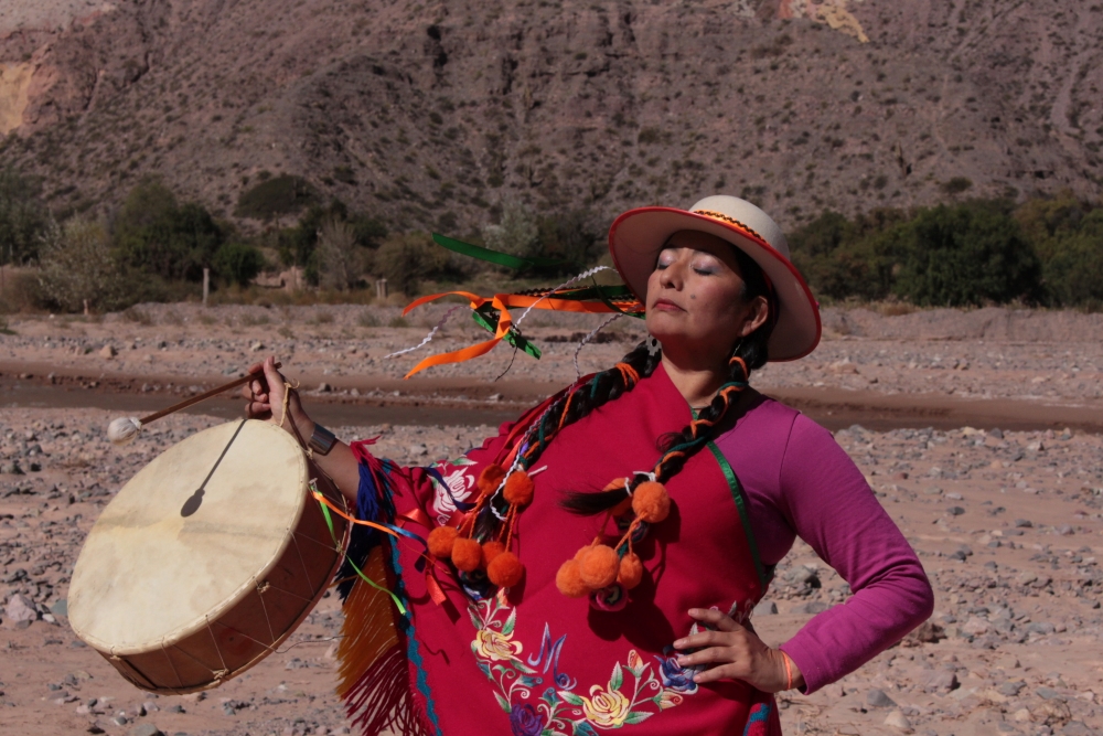 Cantora argentina Maryta de Humahuaca faz show gratuito no Instituto Cervantes
