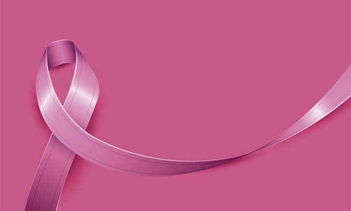 ​Outubro Rosa nasceu antes do laço e precisa ir além dele