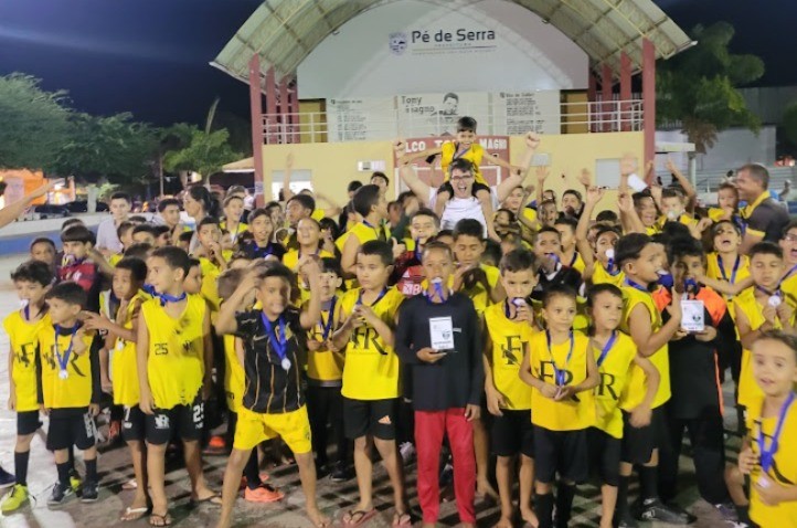 Projeto transforma a vida de jovens com esporte, cultura e educação no sertão baiano