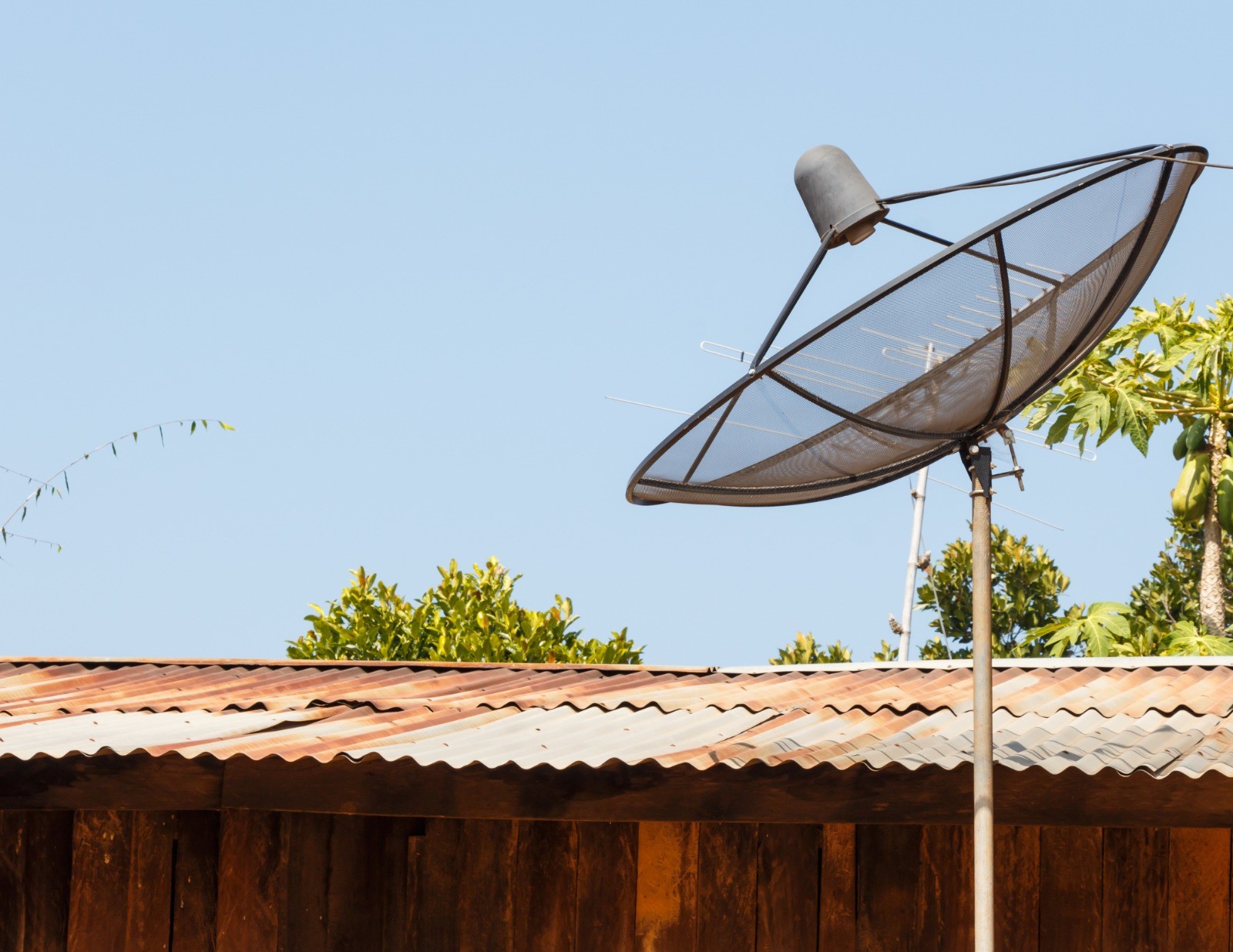 Edital da EAF destina até R$ 1 milhão para projetos de descarte de antenas parabólicas