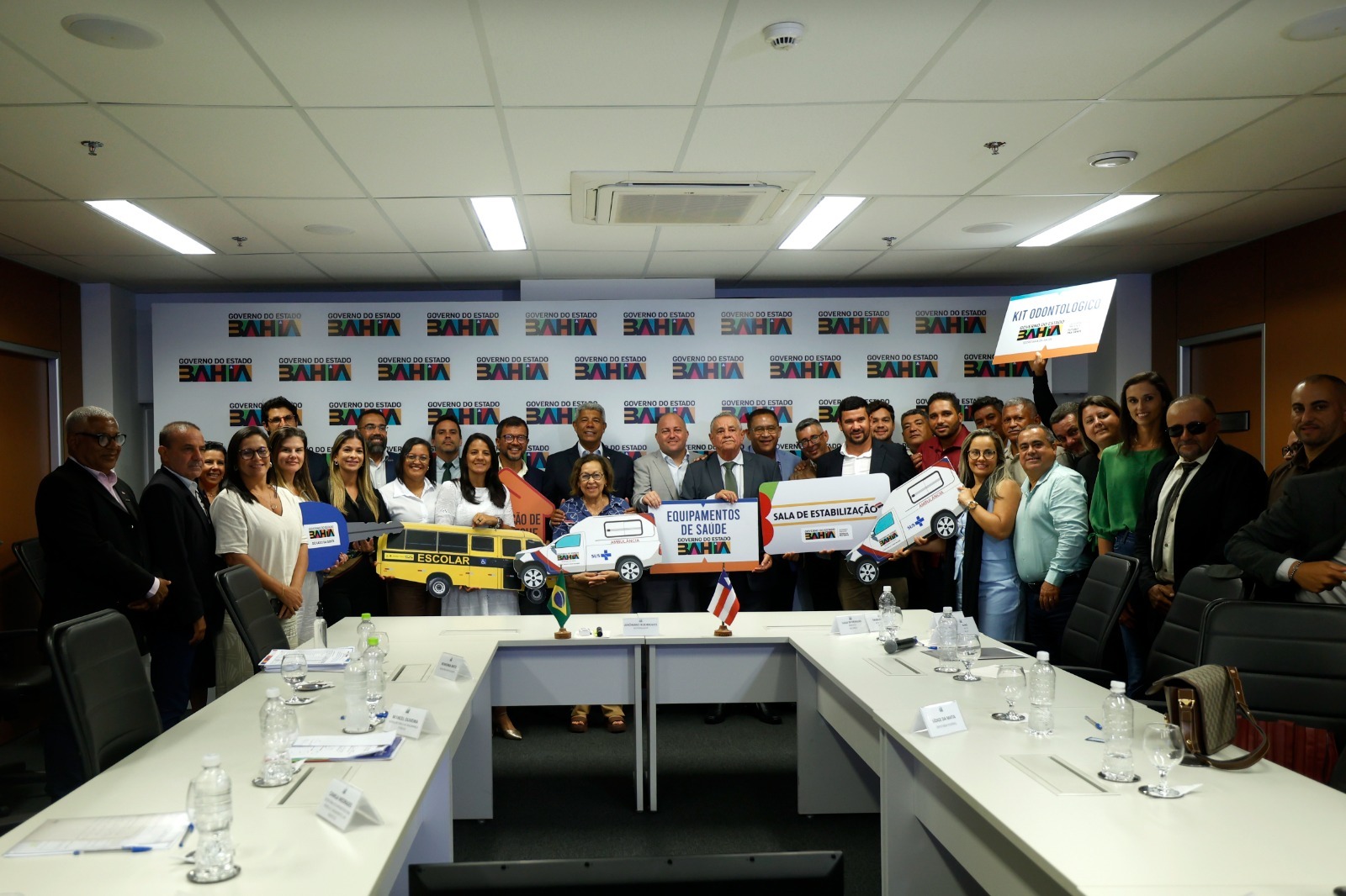 ​Governo da Bahia entrega novos equipamentos de saúde e educação e reforça serviços públicos em municípios do estado