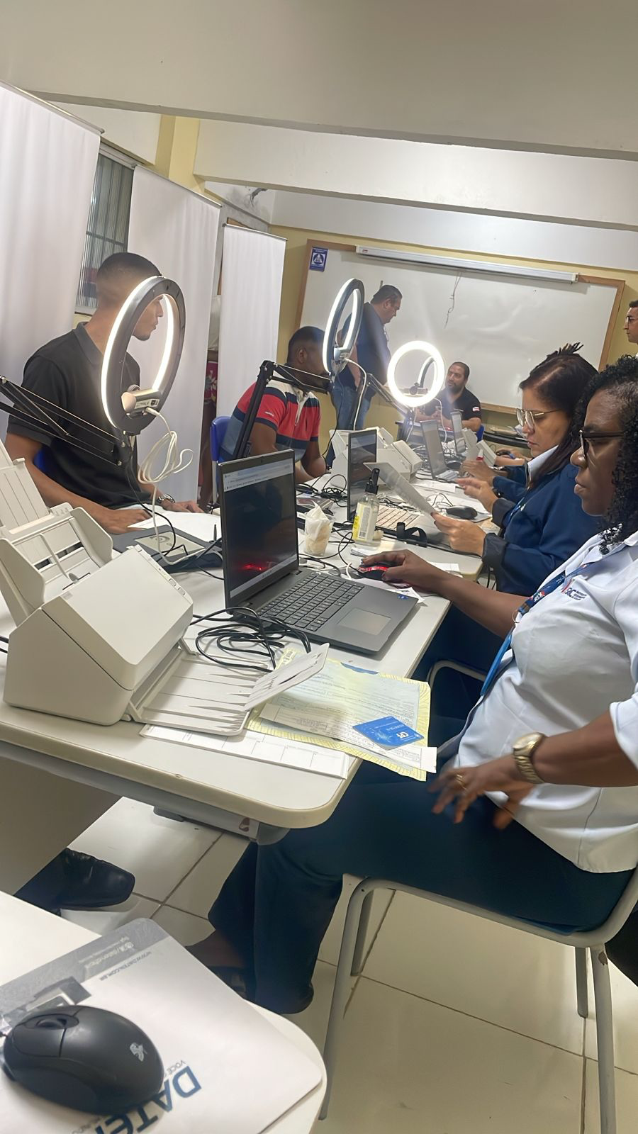 ​No Dia Da Família Na Escola, Colégio Estadual Rotary Club Oferece Emissão Gratuita Da Nova CIN