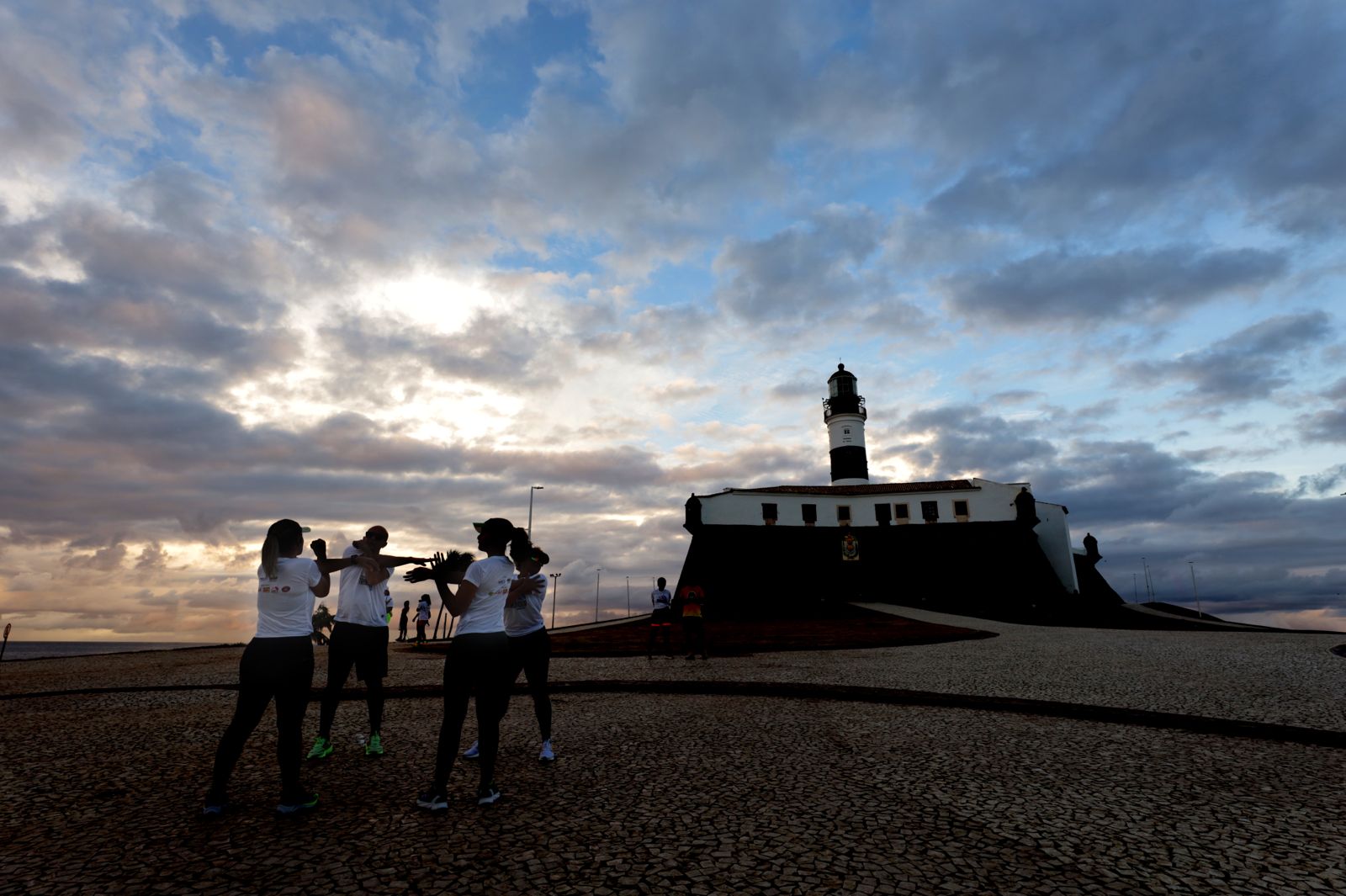 Estado apoia celebração do Dia do Trabalhador no Farol da Barra com serviços, corrida e shows gratuitos