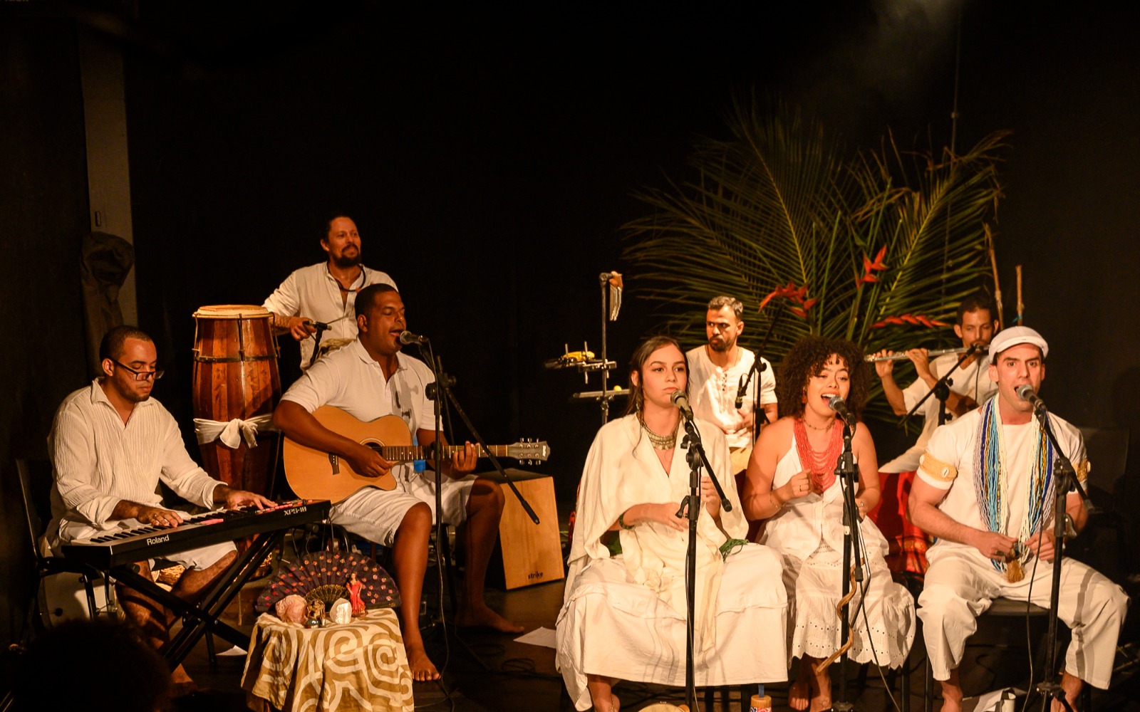 Banda Rezadêra leva experiência Ecumênica e Universalista ao palco do Teatro Sesi Rio Vermelho