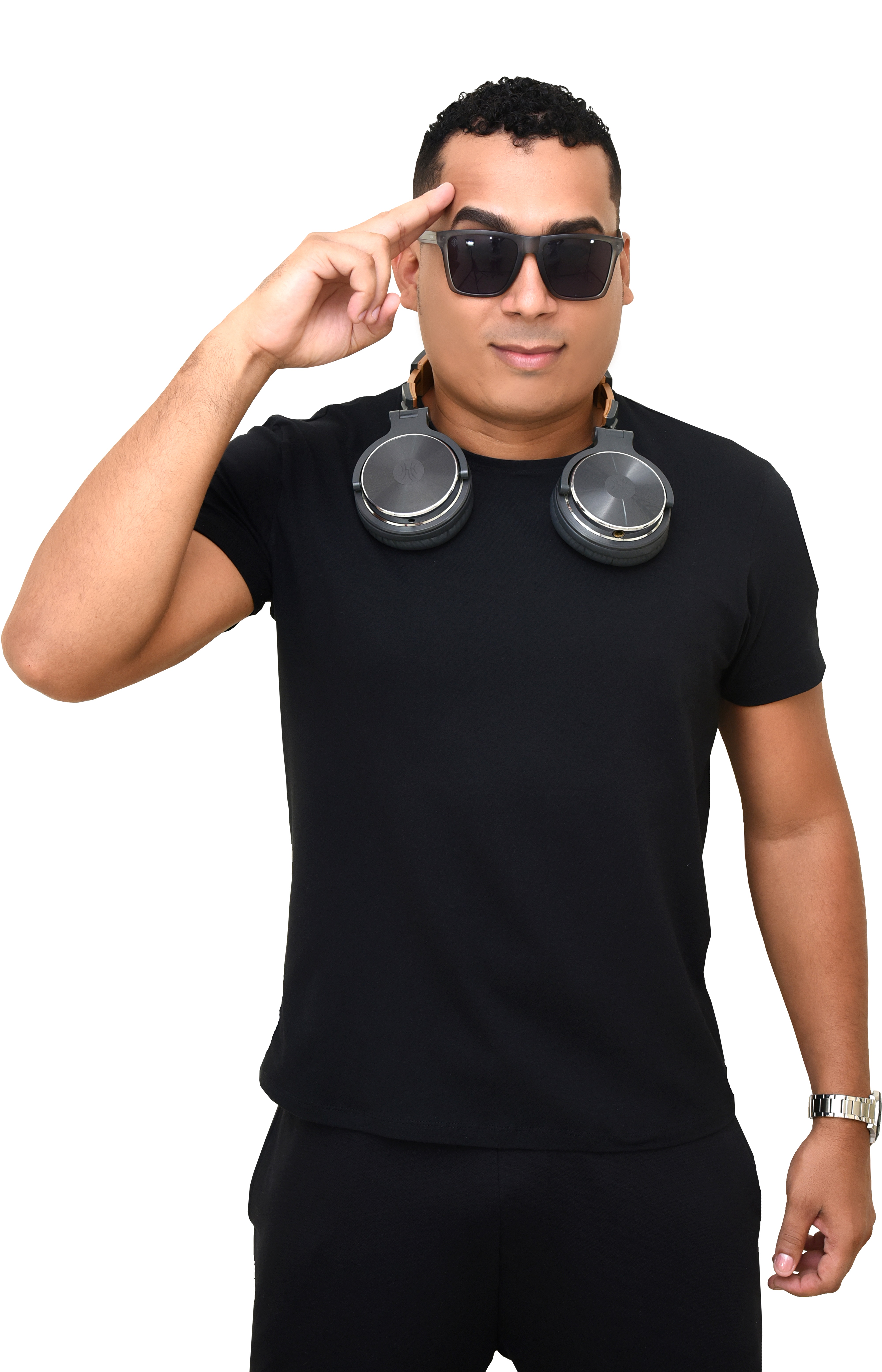 DJ Raffa Maciel abre o show de Ferrugem em Salvador