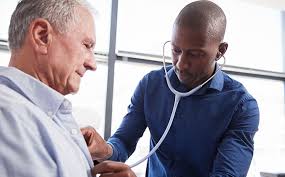 ​Datas de saúde reforçam alerta para a baixa adesão de homens à prevenção no Brasil