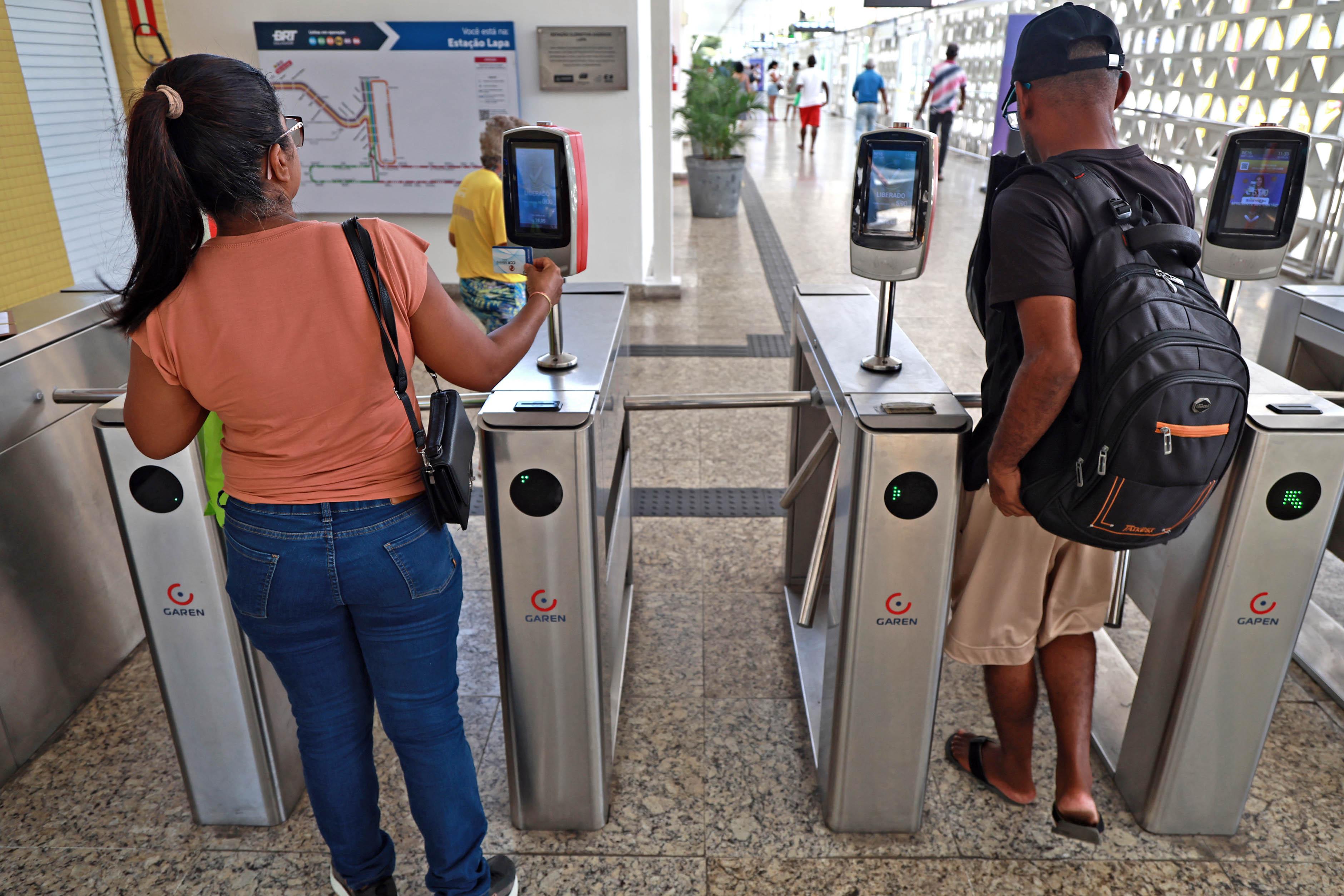 ​Salvador começa a testar pagamento de ônibus por QR Code