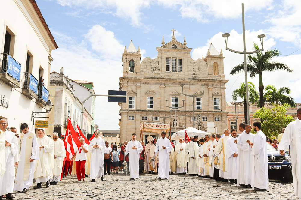 ​Solenidade de Corpus Christi reúne fiéis