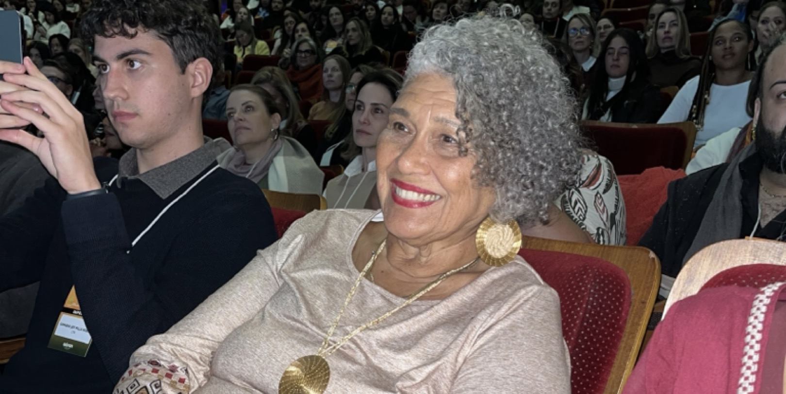 ​Nutricionista baiana é homenageada em um dos maiores congressos de Nutrição do país
